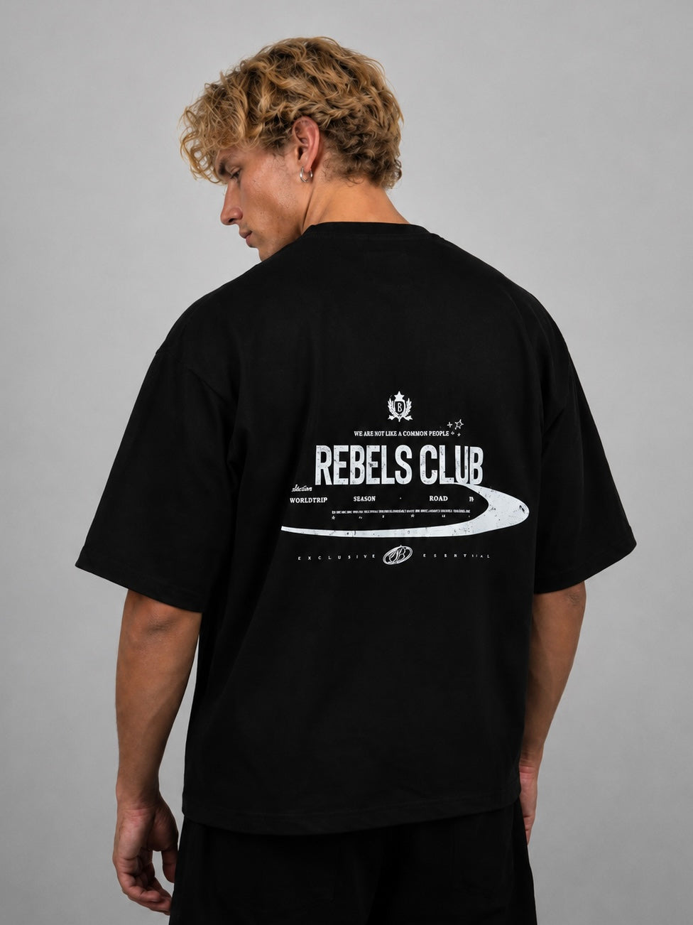 Polera negra rebels club algodón grueso