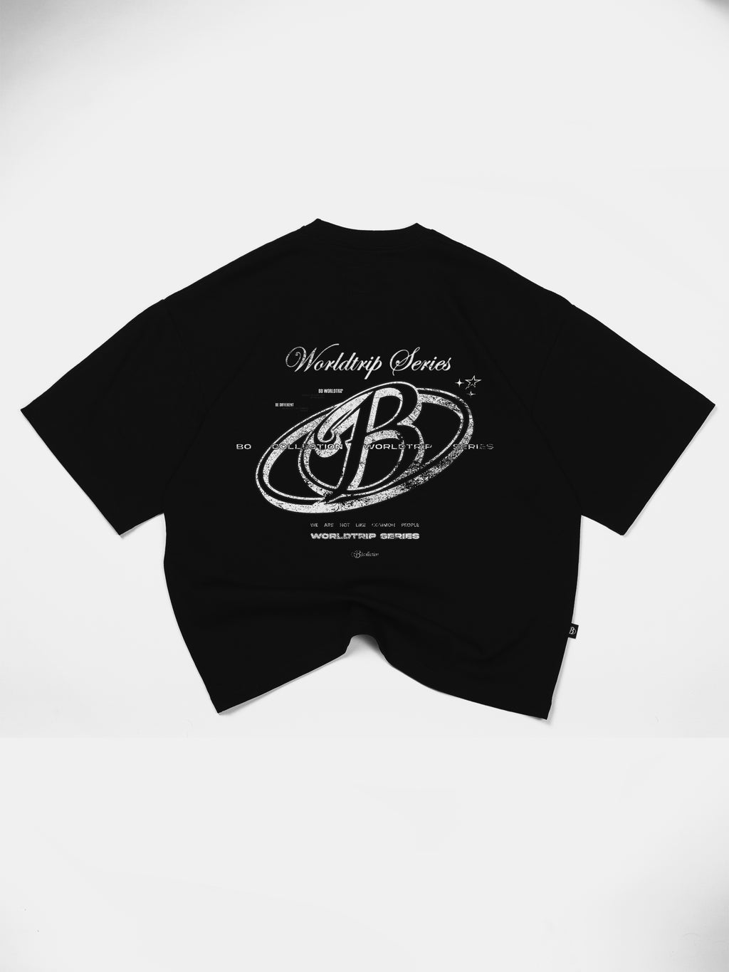 Polera negra worldtrip logo