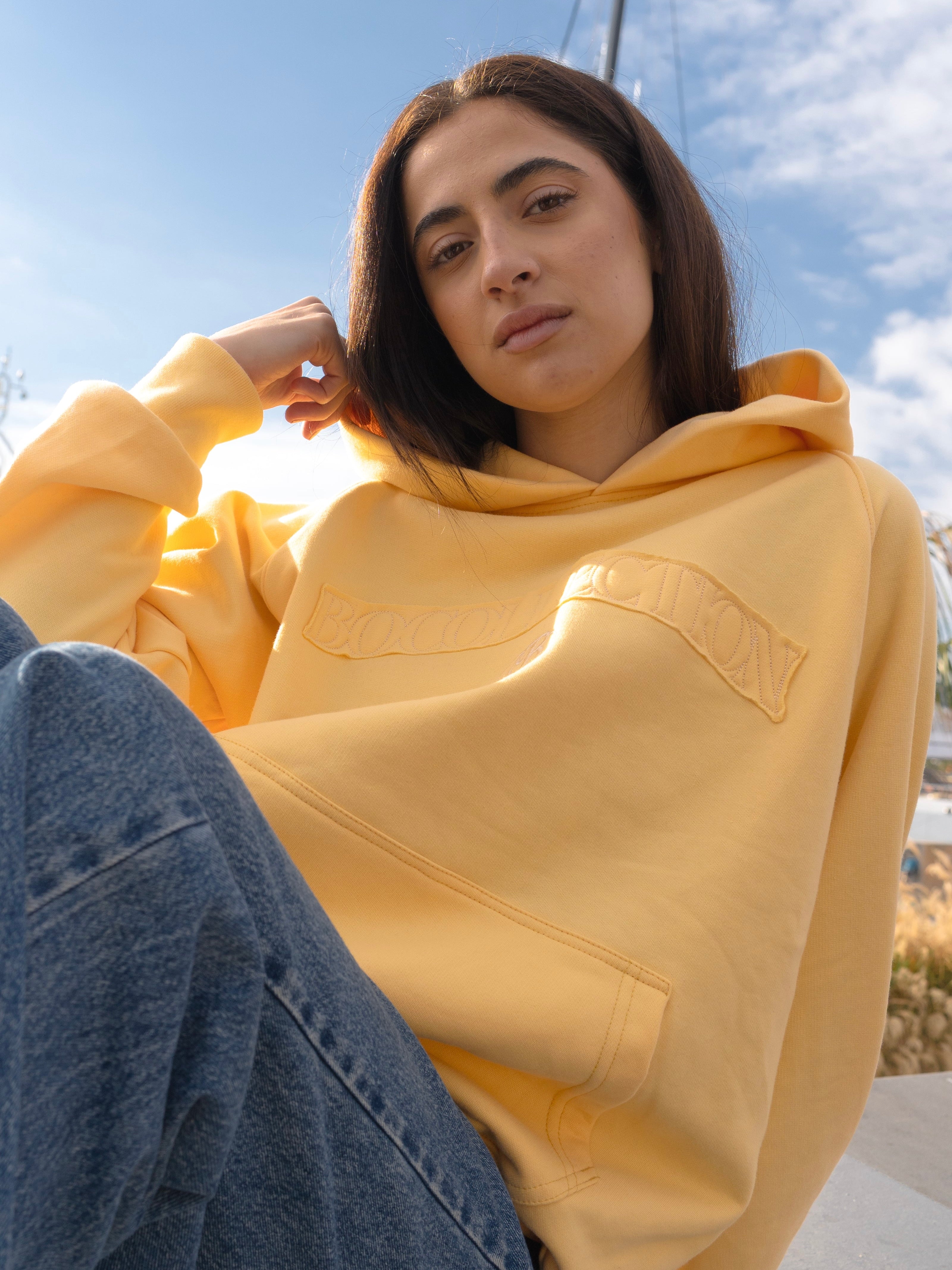Hoodie Essential amarillo