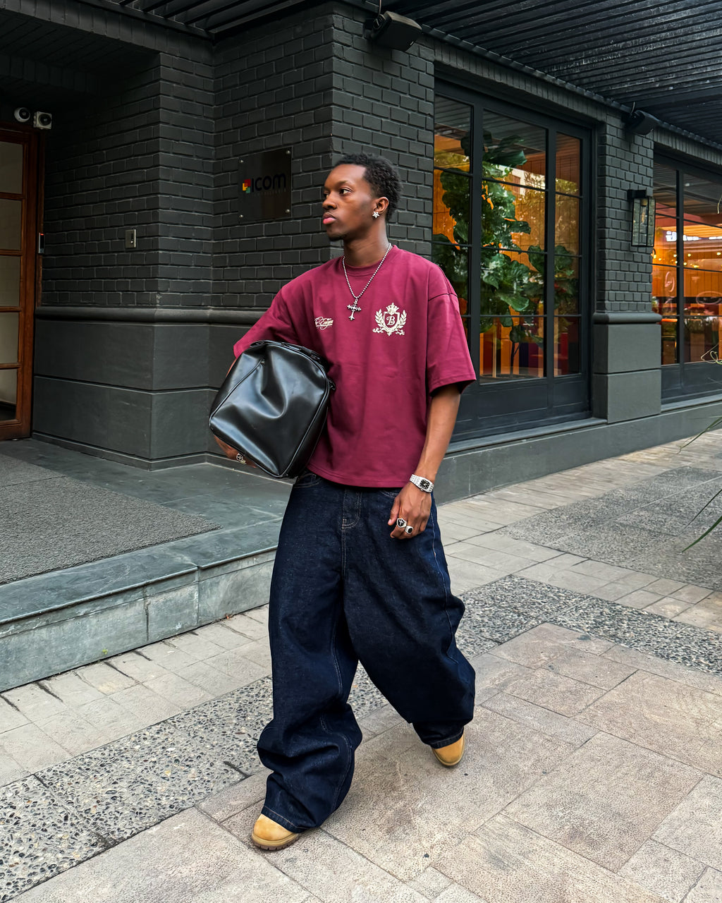 Polera burdeo escudo Bo worldtrip algodón grueso