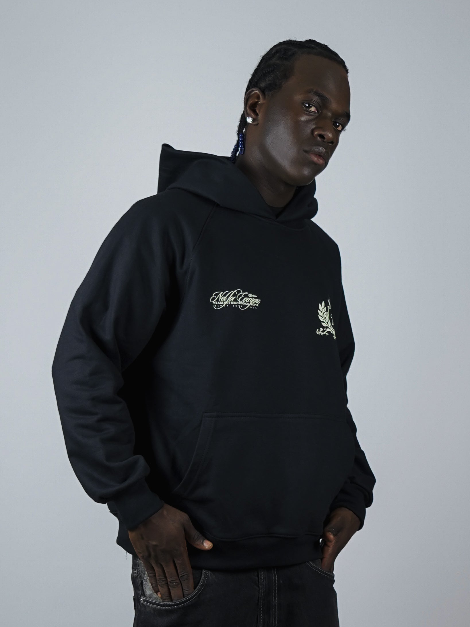 Hoodie escudo Bo worldtrip black