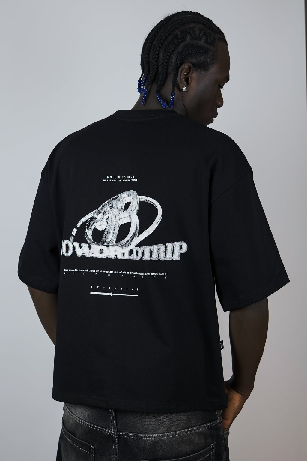 Polera negra logo 3D worldtrip algodón grueso