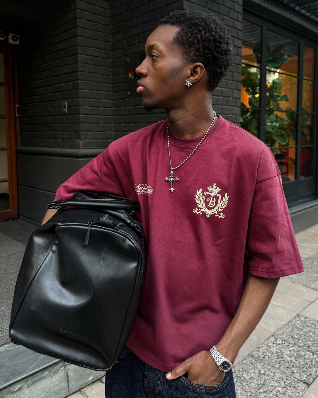 Polera burdeo escudo Bo worldtrip algodón grueso