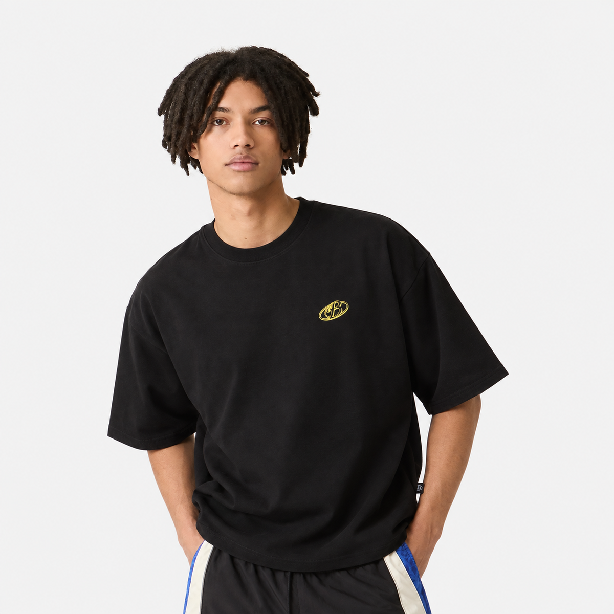 Rebels club black yellow — detalle