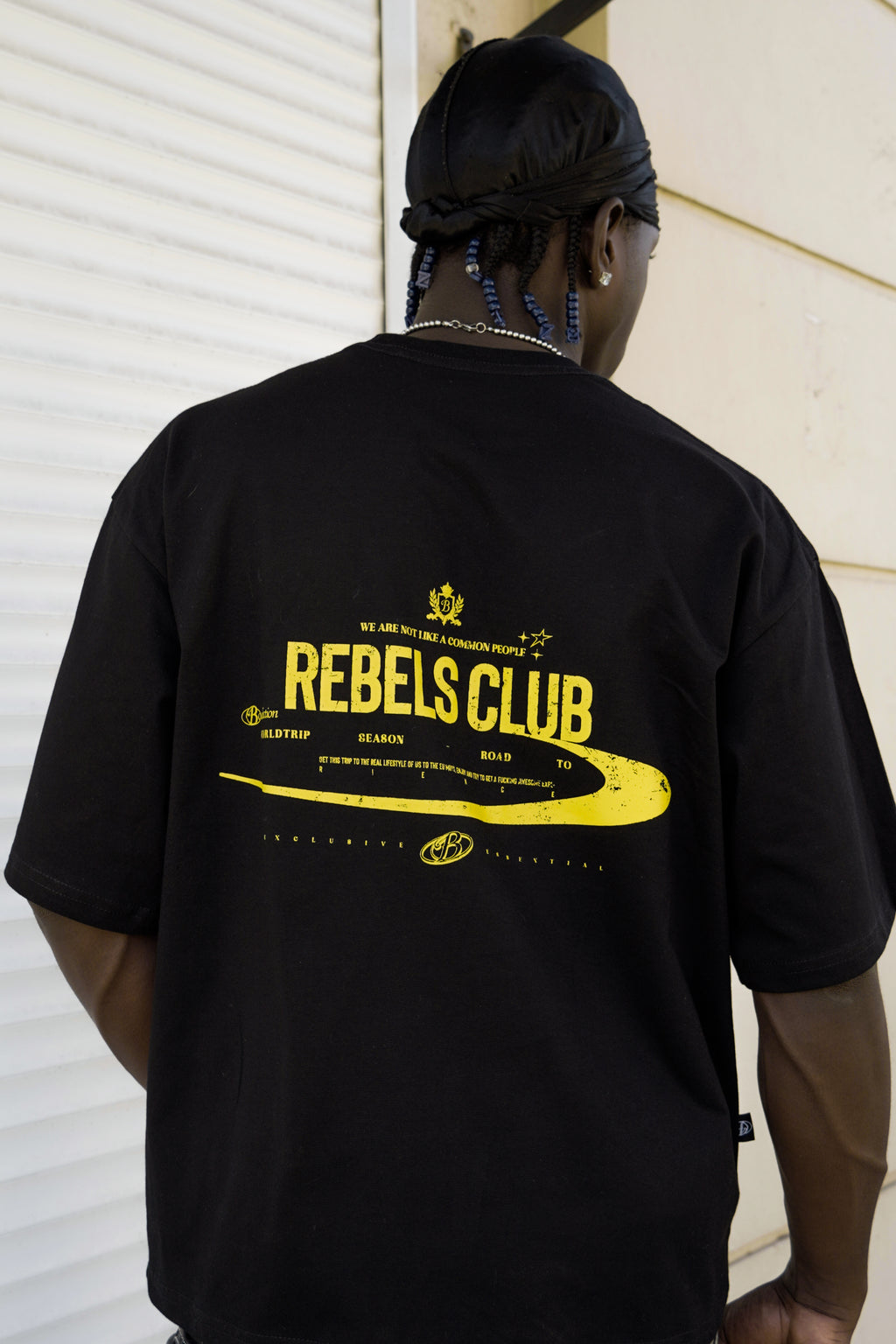 Polera negra Rebels club