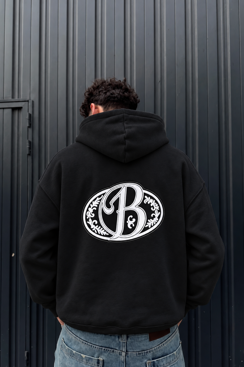 PREVENTA / Polerón negro big logo 3D