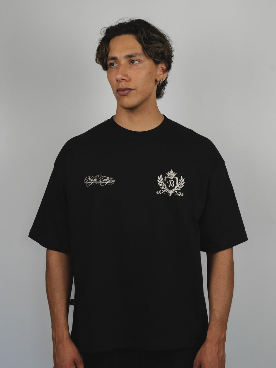 Polera negra escudo Bo worldtrip algodón grueso - BO COLLECTION ®