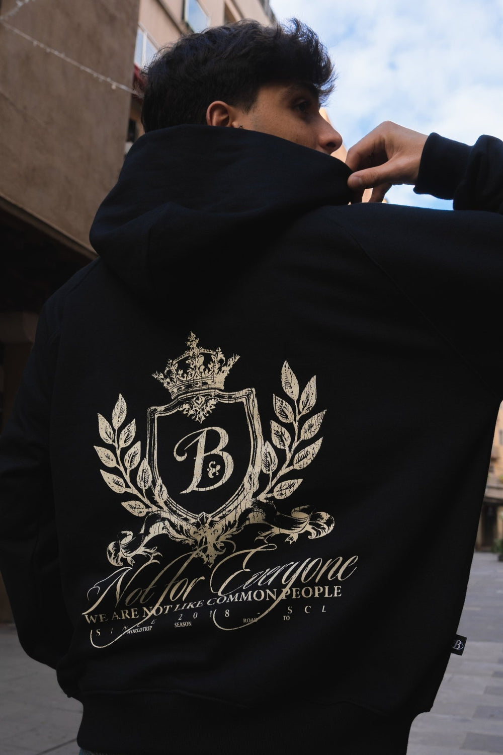 PREVENTA - Hoodie escudo Bo worldtrip black - BO COLLECTION ®